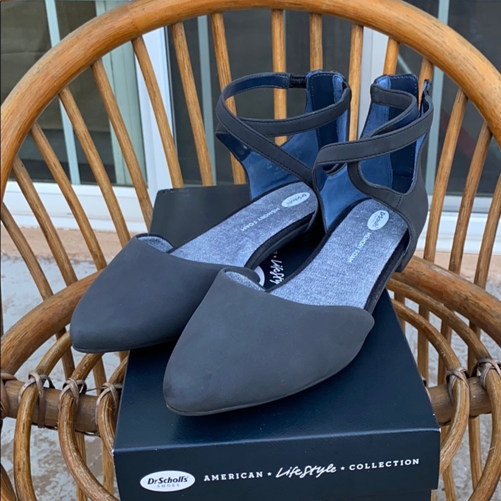 Dr. Scholl’s Adjustable Black Flats